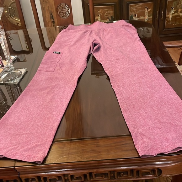 Koi Scrub Sets - Picture 6 of 10